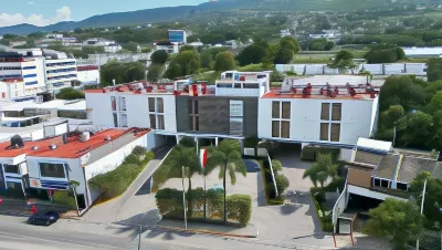 Diverxo Hotel & Villas Các khách sạn ở Tuxtla Gutierrez