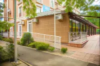 Khosta Garden Hotel (Хоста Гарден) Отели рядом с достопримечательностью «Городской Причал»