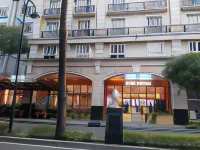 Alps Guesthouse at 150 Newport Blvd Near T3 帕賽市住宿飯店