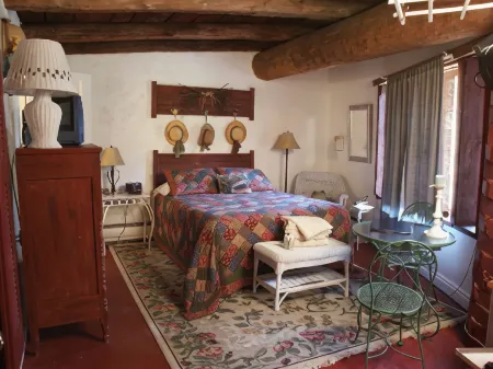 Huddleson Court Отели рядом с достопримечательностью «Даймонд»