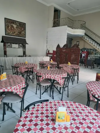 Hotel Mahkota Отели в г. Pati Regency