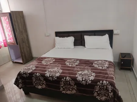 Apna Guest House Dehradun Отели рядом с достопримечательностью «Mindrolling Monastery»