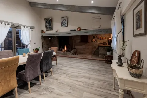 Le Mas des Colombes Chambres d'hôtes B&B & Spa - Pensions