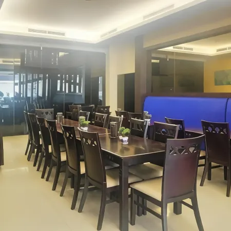 Raz Hotel and Convention