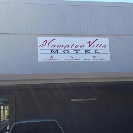 Hampton Villa Motel