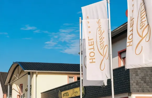 巴本豪森住宿酒店