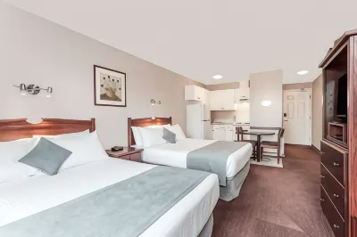 Super 8 by Wyndham Lake Country/Winfield Area Hotels near Kangaroo Creek Farm