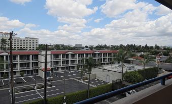 Capri Suites Anaheim