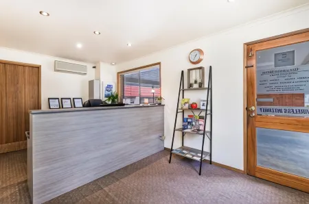 AAt 28 Goldsmith Motel