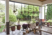 Four Villages Inn Hotel a 