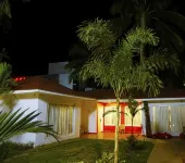 Paparazzi Resort