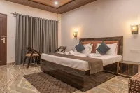 Vansathli I Near Mall Road Kasauli I Open Garden & Rooftop