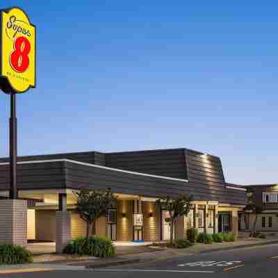 Super 8 by Wyndham Eureka Hotel Exterior