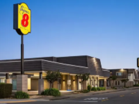 Super 8 by Wyndham Eureka Hotels in Eureka