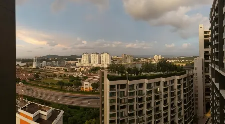 Skyview Univ360 Place Facing Mines Lake Отели рядом с достопримечательностью «Фарм Ин Сити»