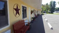The Garrett Inn Hotels in McHenry