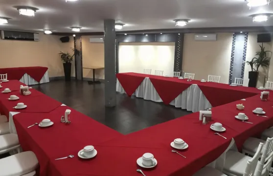 羅薩斯別墅酒店