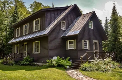 Cozy 4-Bedroom Cottage Nestled in the Trees by Kayuta Lake Hotels in Forestport