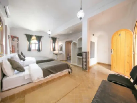 L'Homme du Desert Hotels near Zahra Luxury Desert Camp