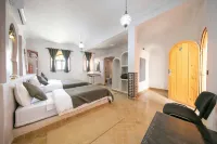 ロム デュ デゼーフ のホテル