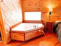 Gorgeous Mountain Views and Cozy Amenities - Charming Cabin Retreat 알토 호텔