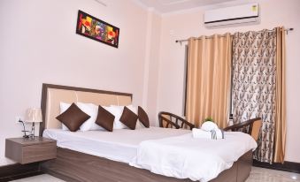Yellow Leaf - Housity