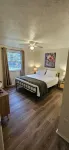The Ranch on Raccoon with AC, wifi, deck, 2 car garage -near Avalon Grand Resort