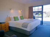 Aston Court Motel