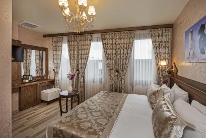 帕拉波里斯飯店