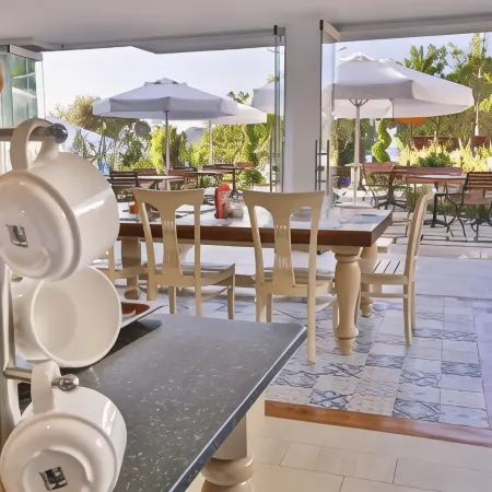 Arnna Hotel