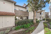 Cozy Retreat- Spa, Fireplace, Balcony, Wifi, Ocean View