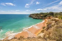 Nice holiday house with pool and sea view