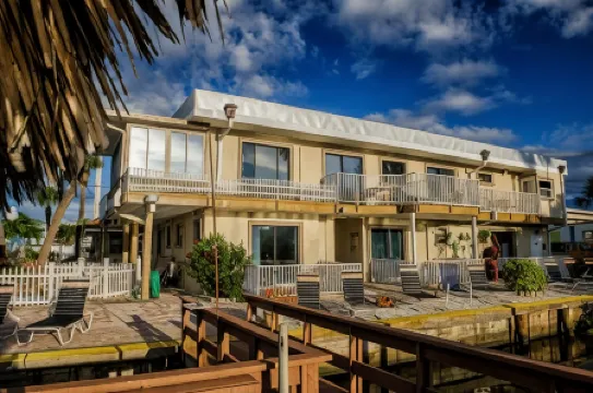 Bayview Plaza Waterfront Resort