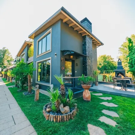 Antik River House