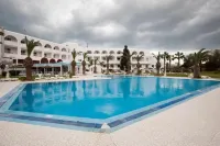 Golf Residence- Families and Couples Only - Pet-friendly