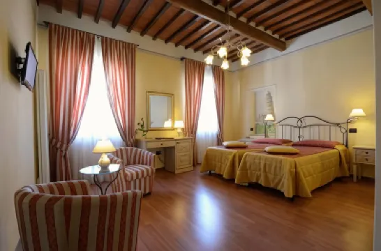 Hotel di Stefano Hoteles cerca de Baptisterio de Pisa