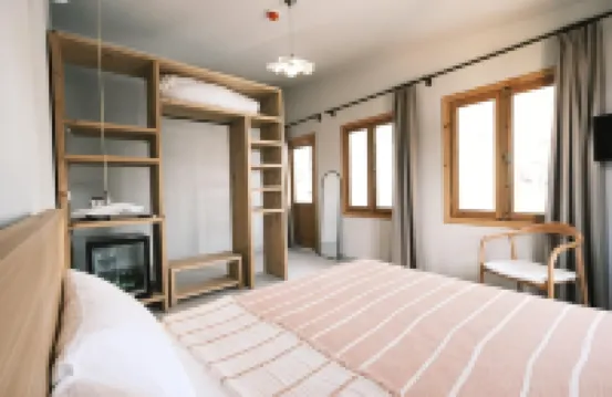 Nephos Hotel