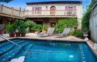 McMillan Inn - piscina