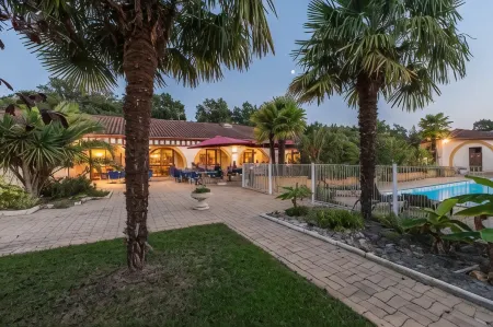 Logis Hôtel Restaurant Solenca Отели в г. Рискль