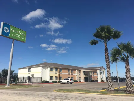 SureStay Hotel by Best Western Weimar Отели рядом с достопримечательностью «Станцел Модел Эйркрафт Музеум»