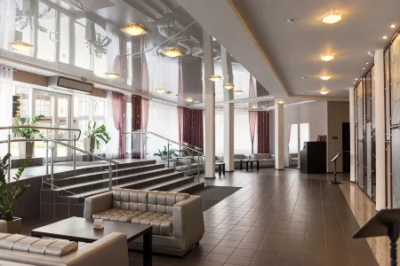 Любим Отели рядом с достопримечательностью «Музыка и время»