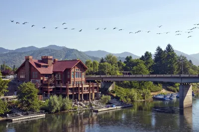 The Lodge at Riverside Các khách sạn gần Tussing Park
