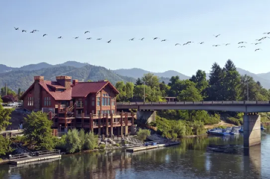 The Lodge at Riverside