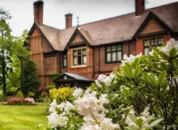 Stanhill Court Hotel, a member of Radisson Individuals Отели в г. 