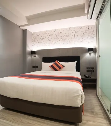 ห้องซูพีเรียร์ เตียงใหญ่ 1 เตียง