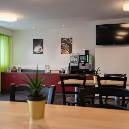 Nyon Hostel