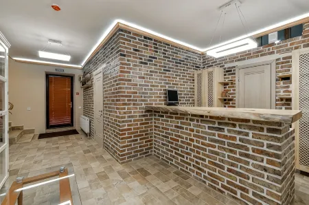 Family Aparthotel Отели рядом с достопримечательностью «Церковь Успенья Богородицы с Пароменья»