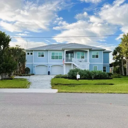 Sanibel Spacious Lakefront Retreat, Steps to Scenic Shores,Shelling and Fishing
