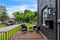 Cozy Getaway Quiet Neighborhood Near Dt 2 Bedroom Townhouse