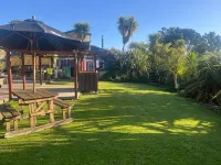 Global Village Travellers Lodge โรงแรมใน